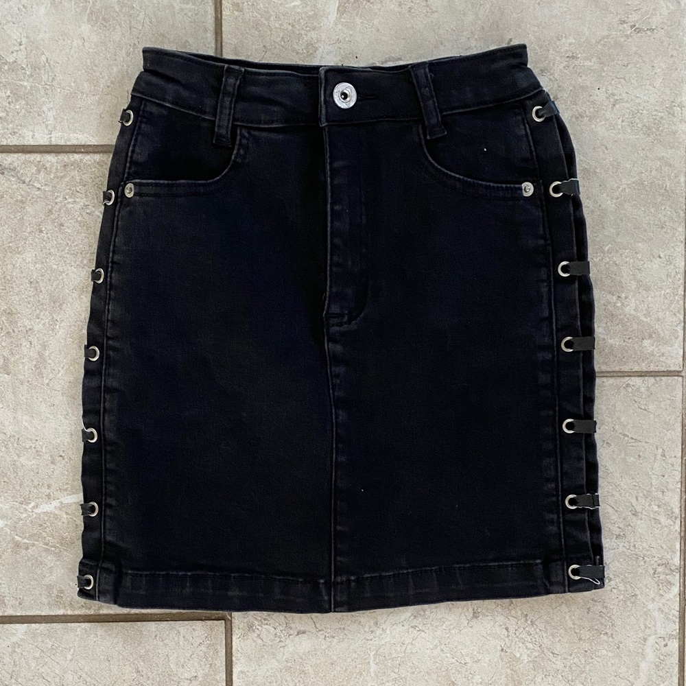 Misguided Black Silver Lace Up Sides Skirt